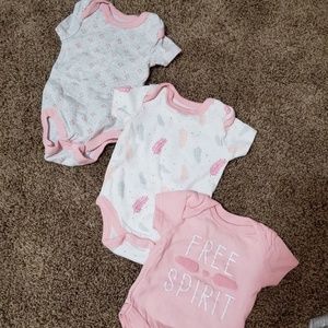 Set of onesies